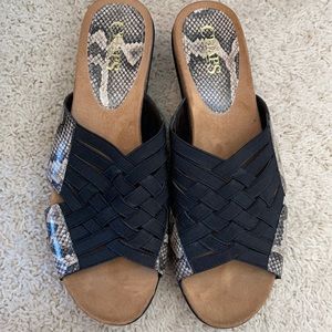 Chaps black sandal wedges with snake skin detail